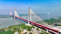 设想时速80公里；进行数据
